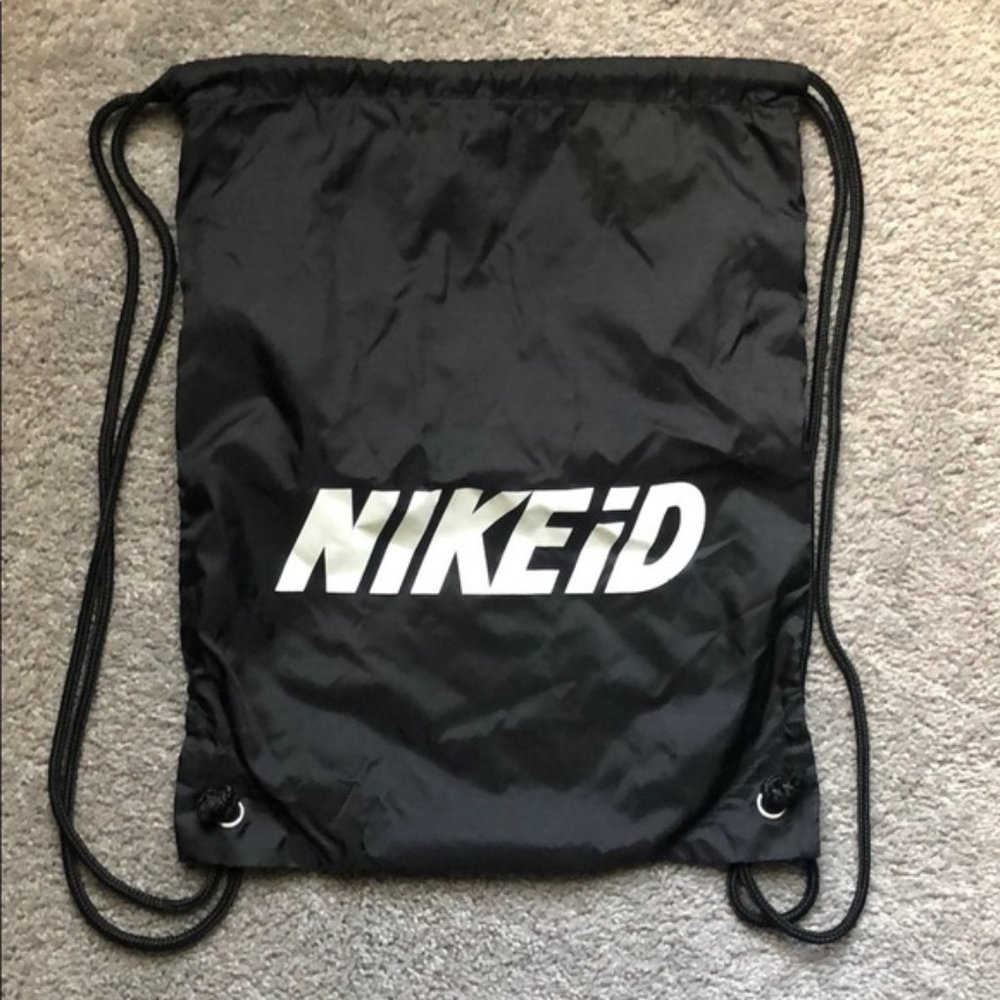NWOT Nike Drawstring Bag Black